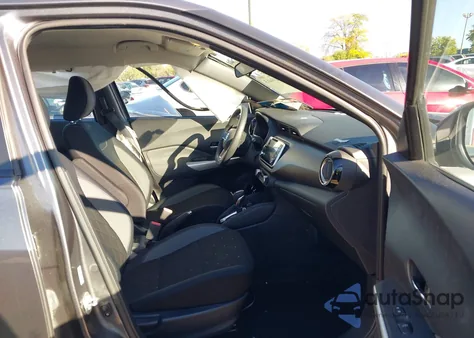 2019 Nissan Kicks Sv z USA, uszkodzony, nr VIN 3N1CP5CU3KL566683